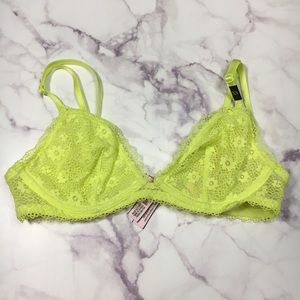 2/$20 Victoria’s Secret underwire bra NWT